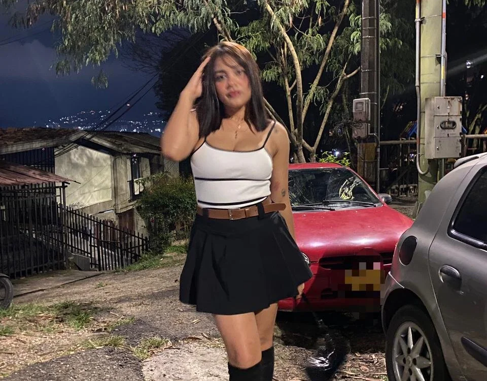 sarah_Mitchel's Offline XXX Chat