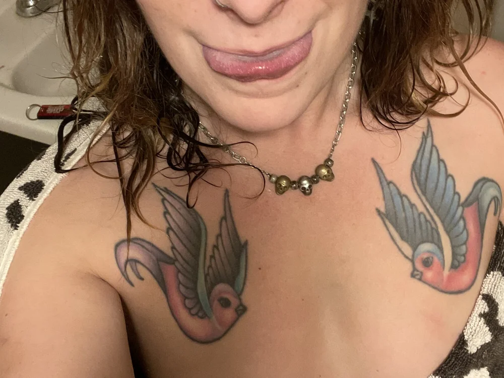MiNie_Moth's Offline XXX Chat