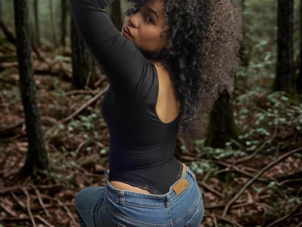 05Paolitha_31's Offline XXX Chat