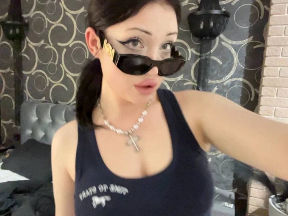 Jena_Mi1ler Offline XXX Chat