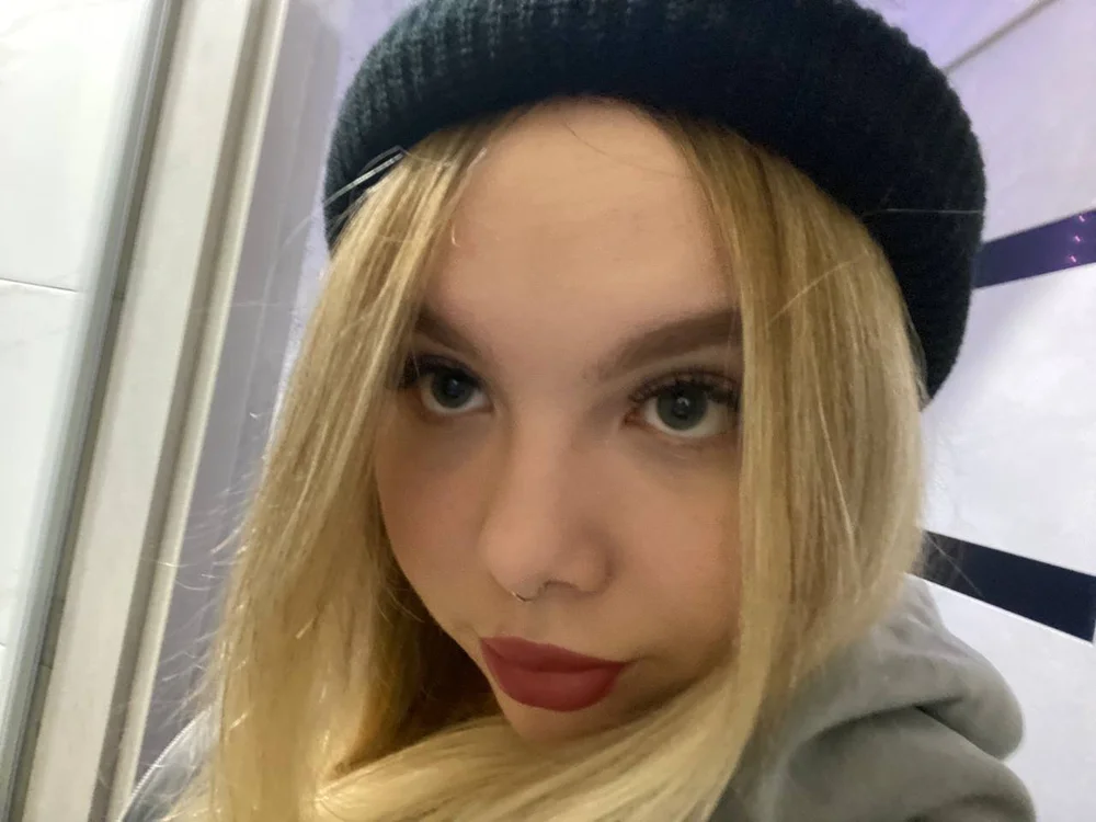 Fiorensa_XO's Offline XXX Chat