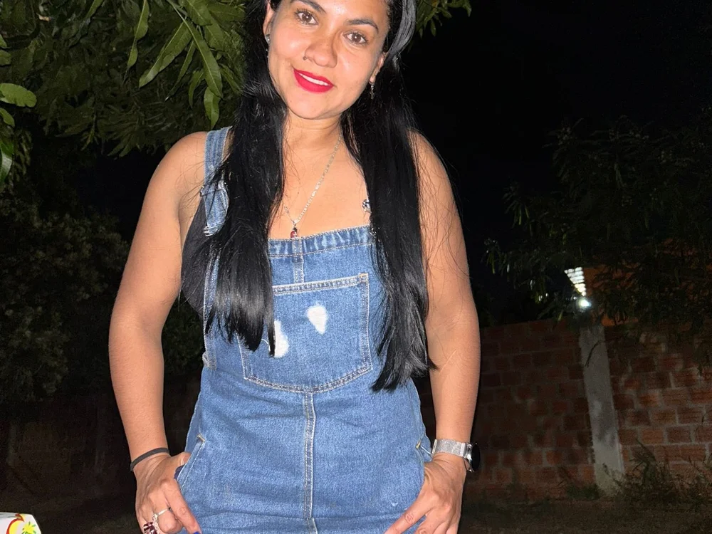 Lo-li-ta-14's Offline Chat Room