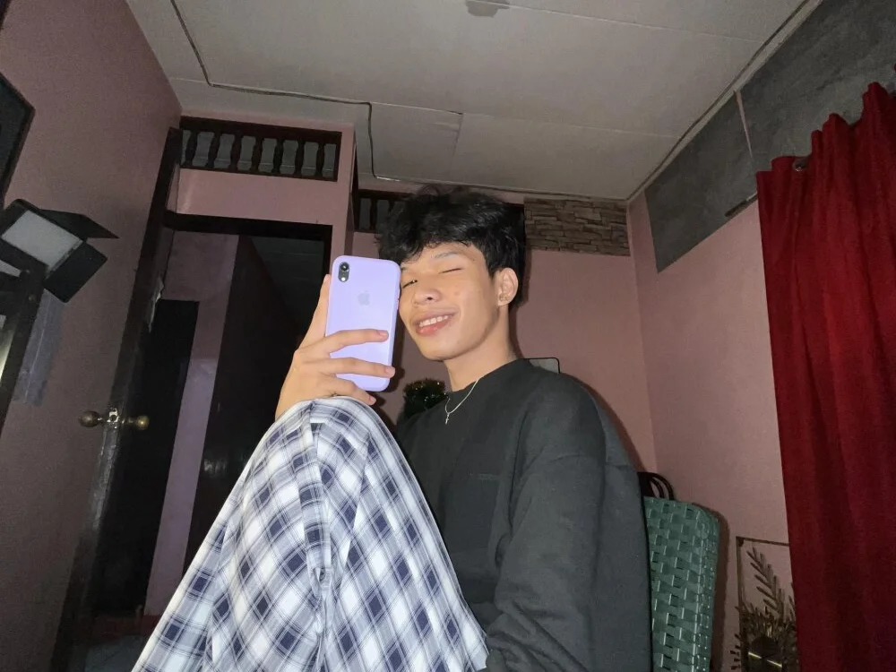 Nick_cummer12 離線 XXX 聊天