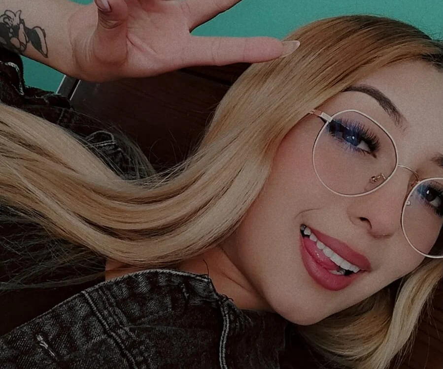 Soffy-brooks' Offline XXX Chat