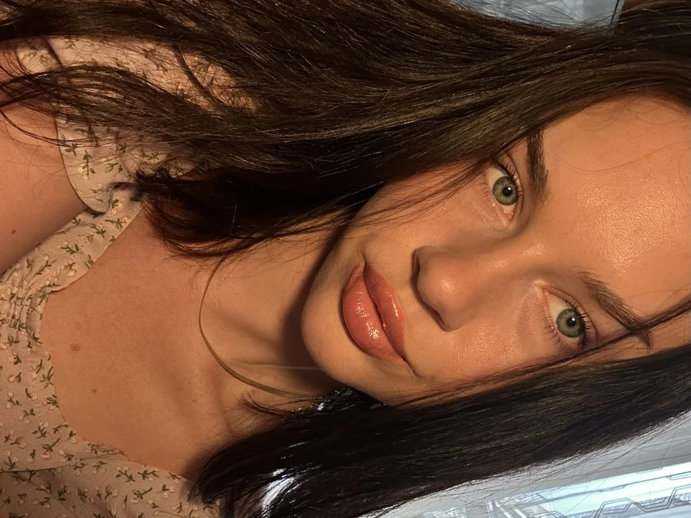 KissAuroraa's Offline XXX Chat