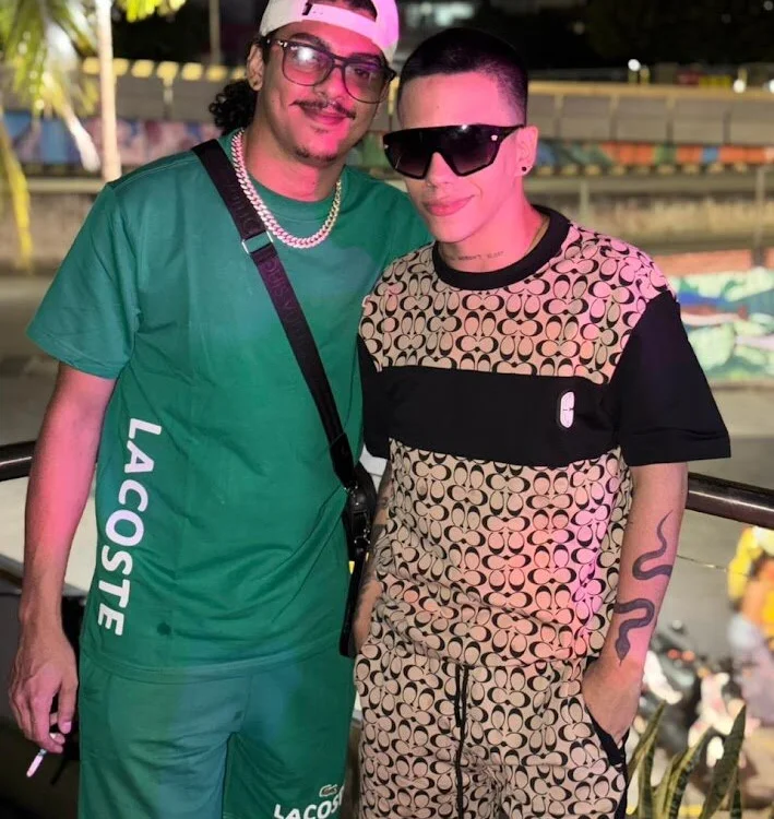 Straight-BigDicksn Offline XXX chat