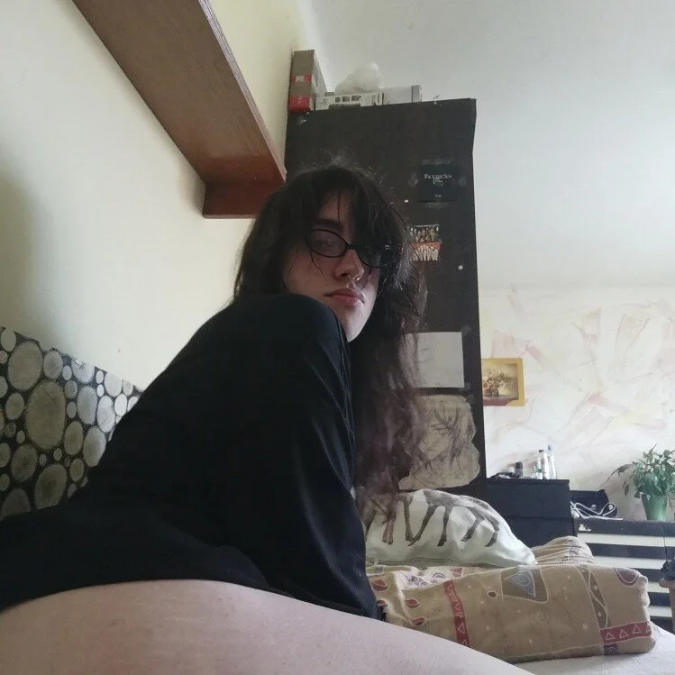 AltGayTeen's Offline Chat Room