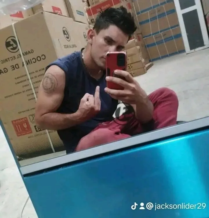 Elenmascarado1509's Offline XXX Chat