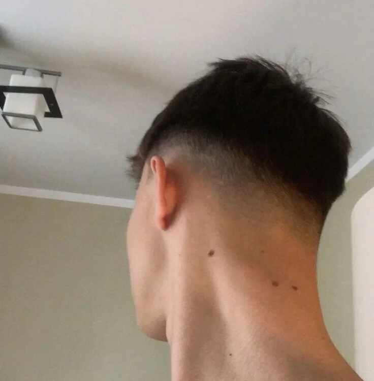 Offline XXX chat modela Adri07Adrian