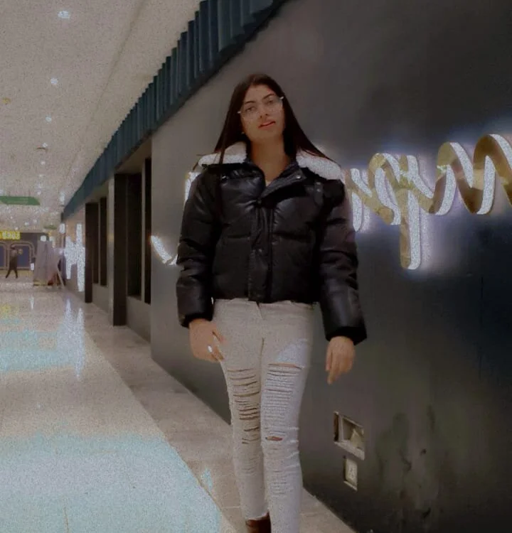 Heena_rani অফলাইন XXX চ্যাট