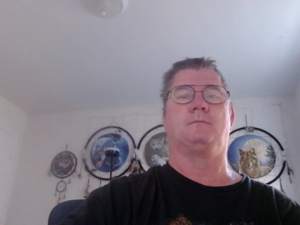 darkhunter69's Offline Chat Room