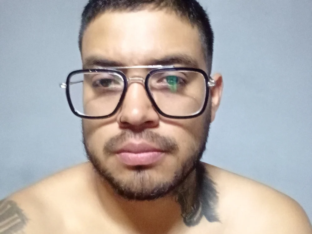 marcobanderas' Offline Chat Room