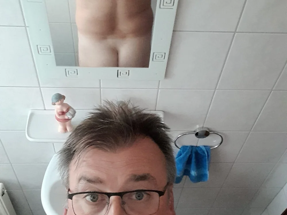 ropf0505 Chat XXX offline