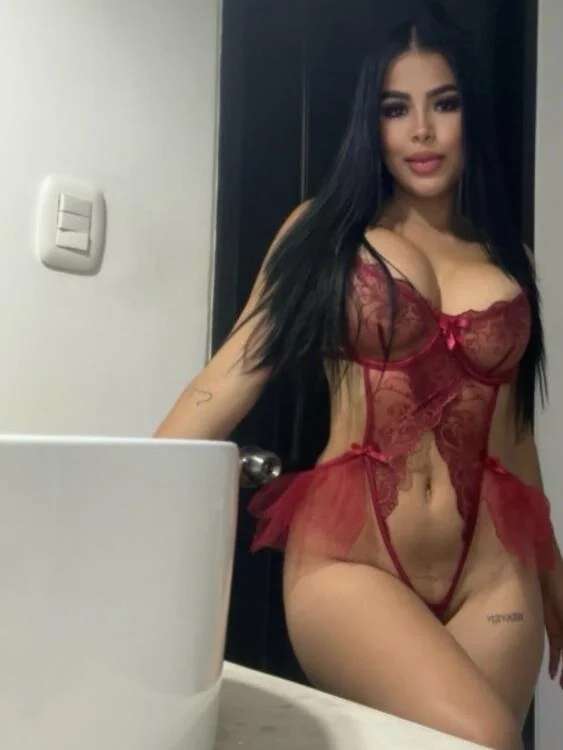 lady33violet's Offline Chat Room