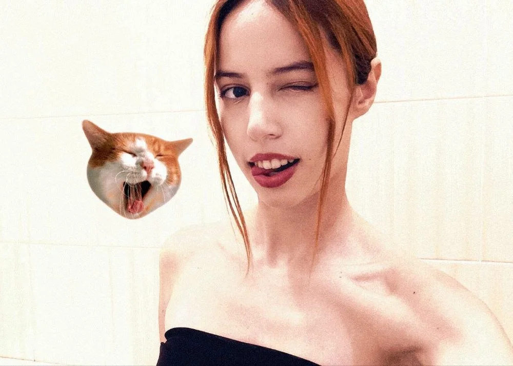 KylieVrable's Offline XXX Chat