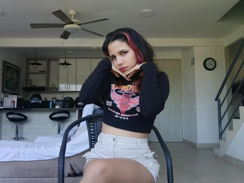 ravven_'s Offline Chat Room