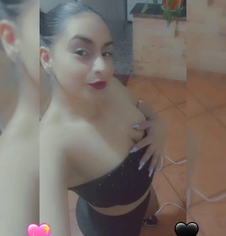 matildahot303av অফলাইন চ্যাট রুম
