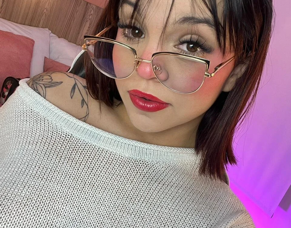 Czat XXX offline – Clara_Luu