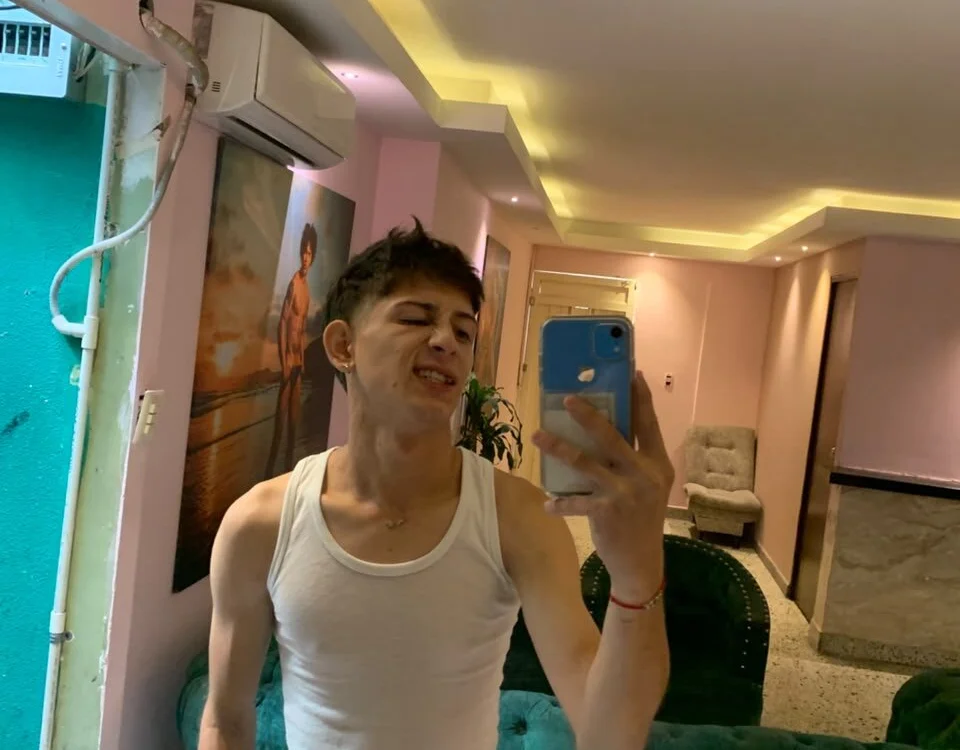 The_Boy_King_ offline XXX-chat
