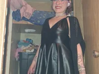 Tastybabe22's Offline Chat Room