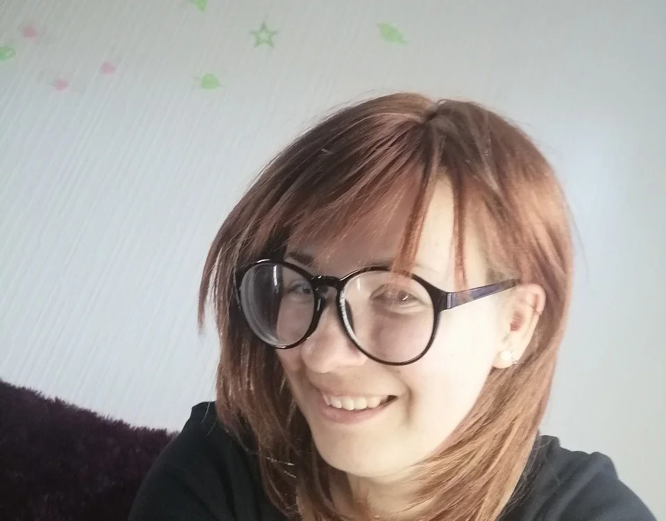 Lisa_Queen2019's Offline Chat Room