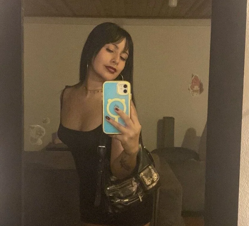 Offline XXX chat modela Regina_Iris