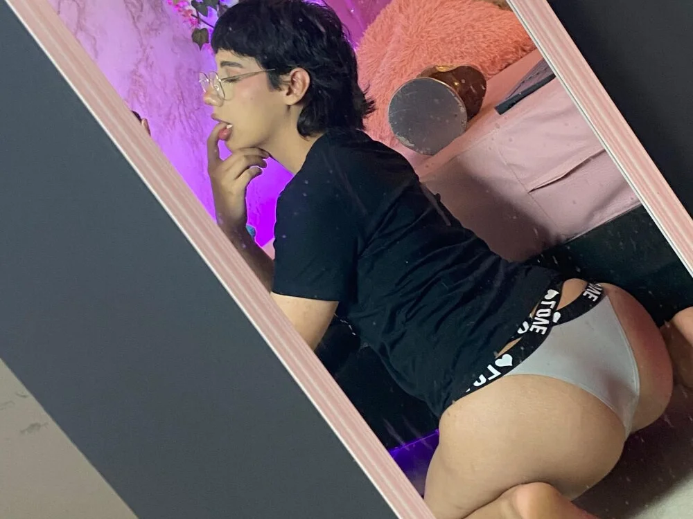 Matias_skinny Adlı Modelin Çevrimdışı XXX Sohbeti