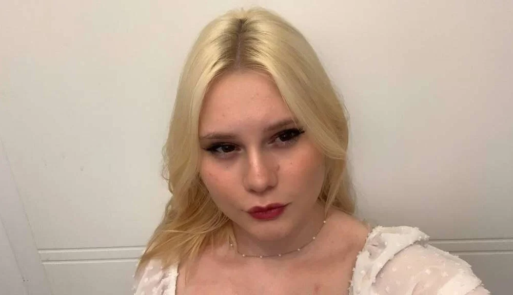 CindyRowe's Offline Chat Room