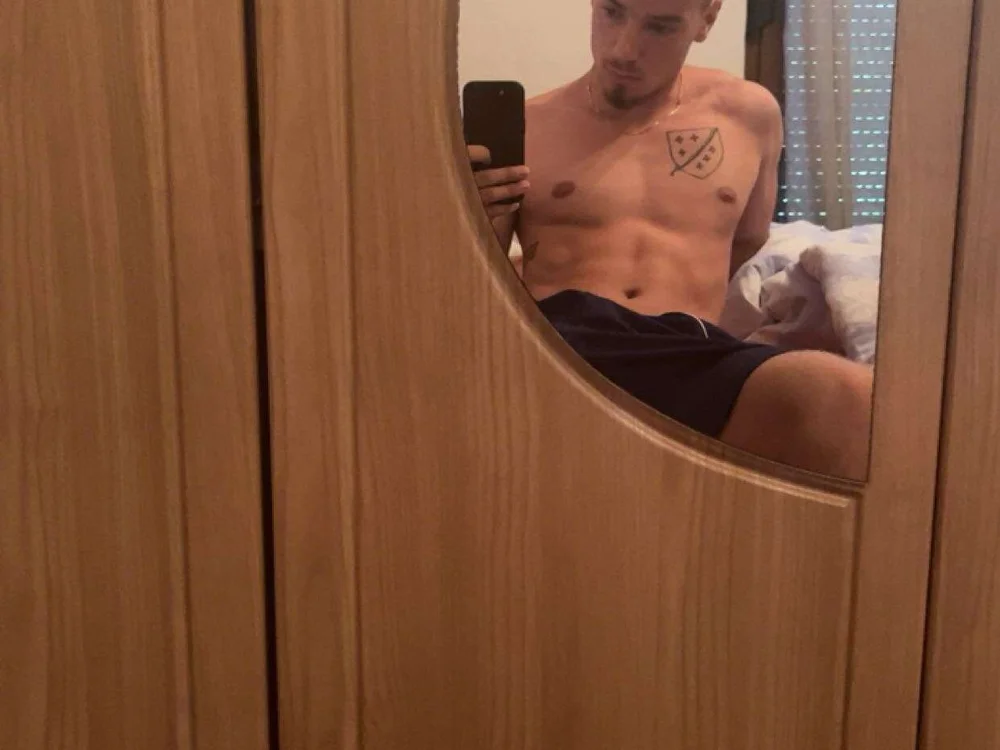 small_D_energy's Offline XXX Chat