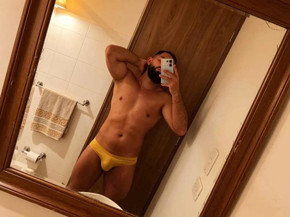 Rob_fab Offline XXX-Chat