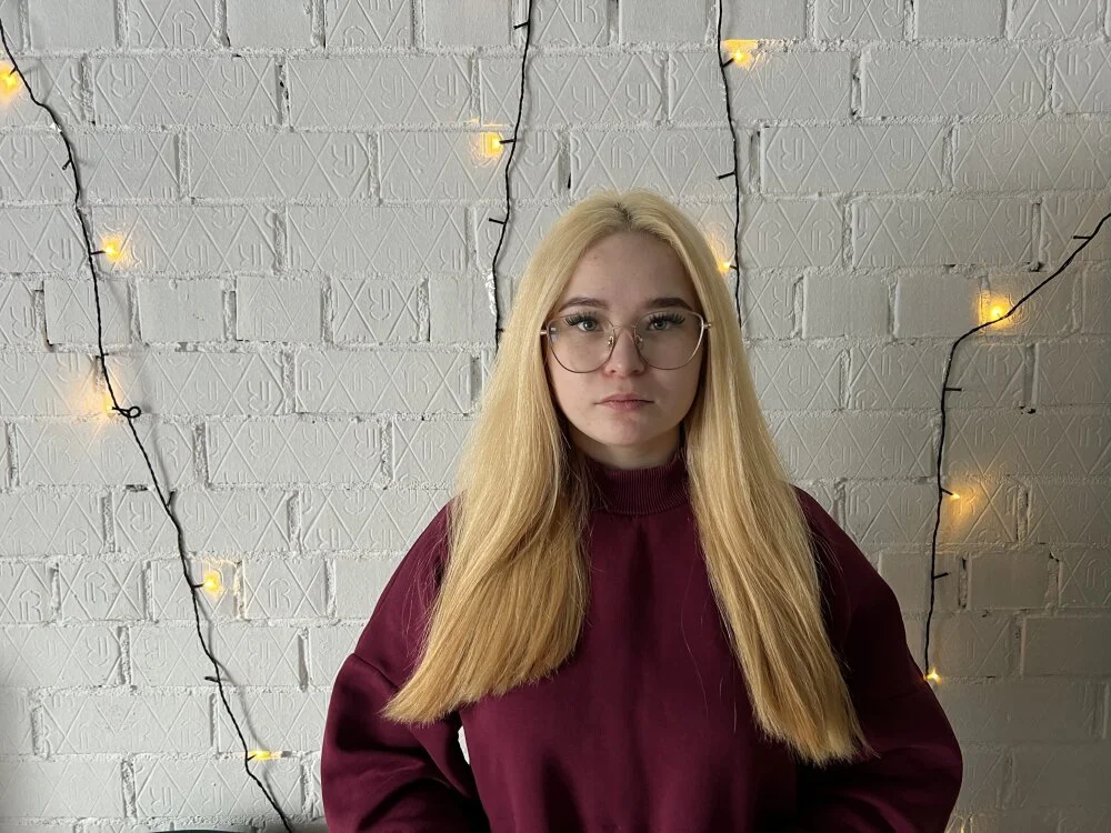 Офлайн-чат XXX HilmaRavelo