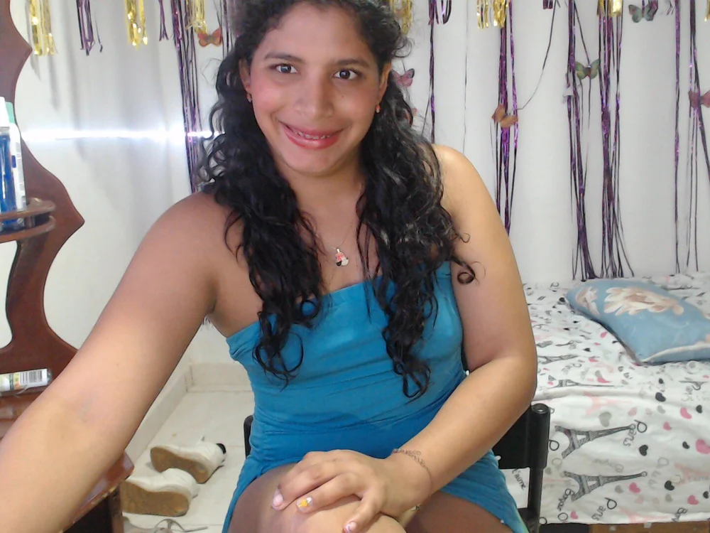 sexyhot20xxx's Offline XXX Chat