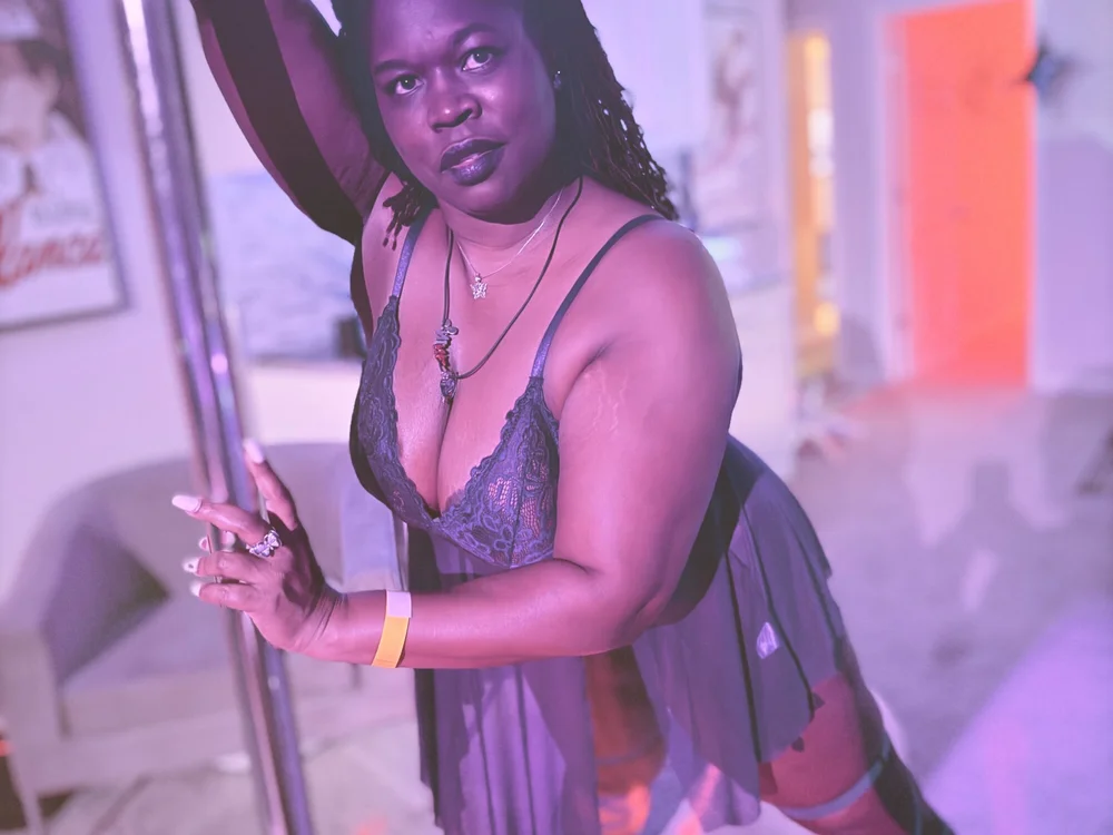 ButterflyDesire's Offline Chat Room