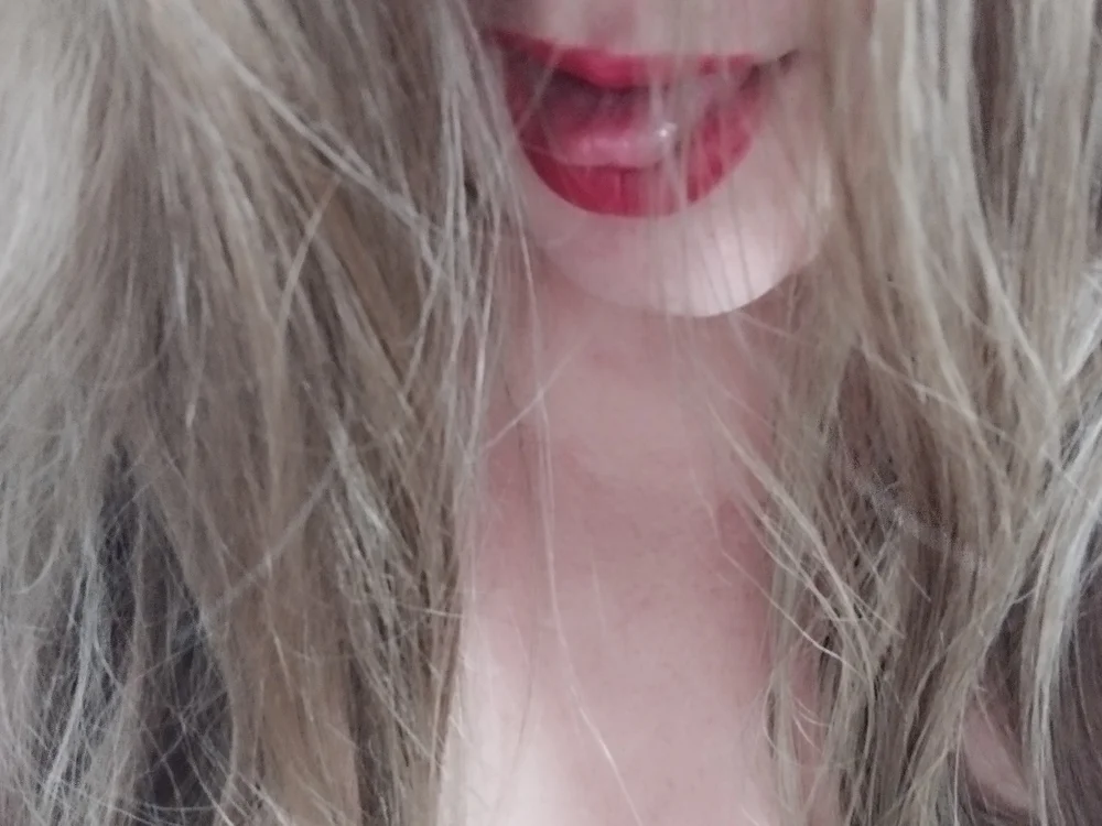Gordinha_Loira অফলাইন XXX চ্যাট