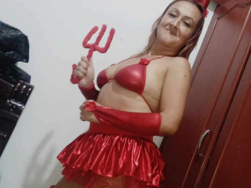 Valeryy_Montes' Offline XXX Chat
