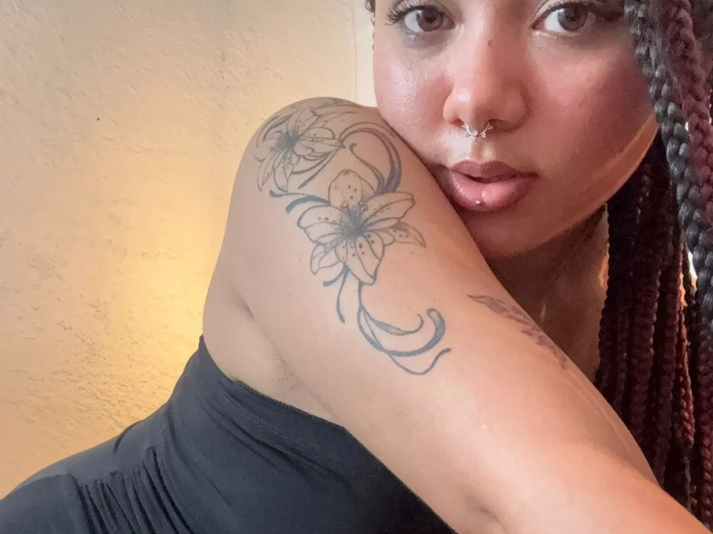 ExoticLuna's Offline XXX Chat