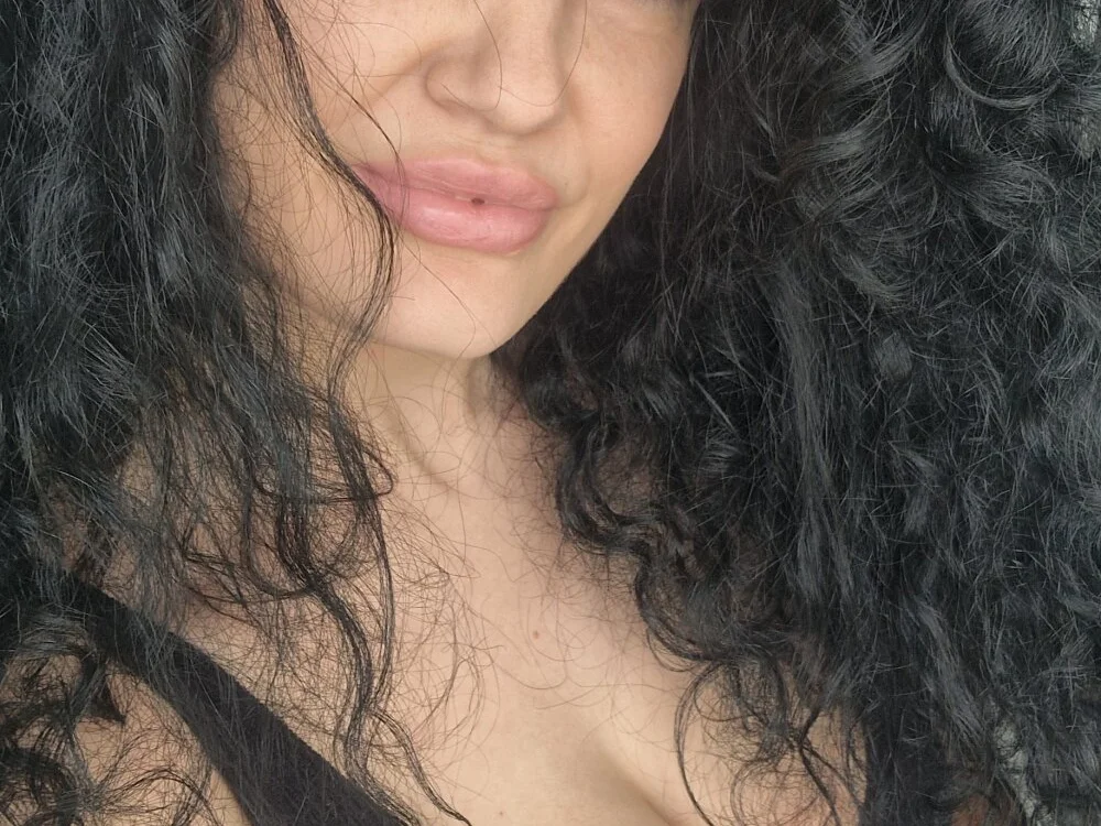 JadeLure Adlı Modelin Çevrimdışı XXX Sohbeti