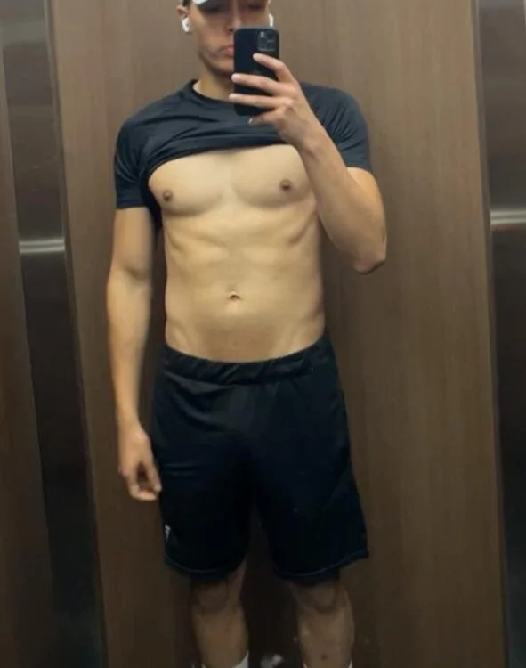 max_ryderr Offline XXX-chat