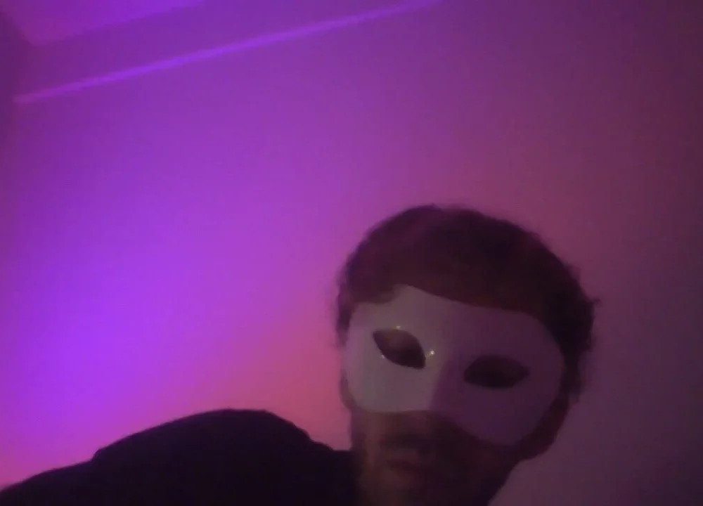 its_felixxx's Offline Chat Room