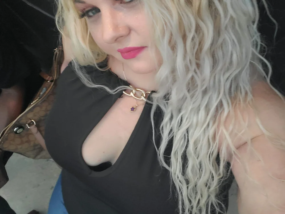 flygurl313's Offline Chat Room