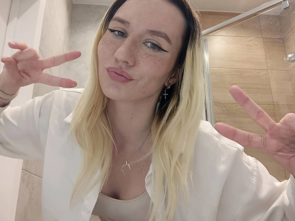 KellyyBrowny Chat XXX offline