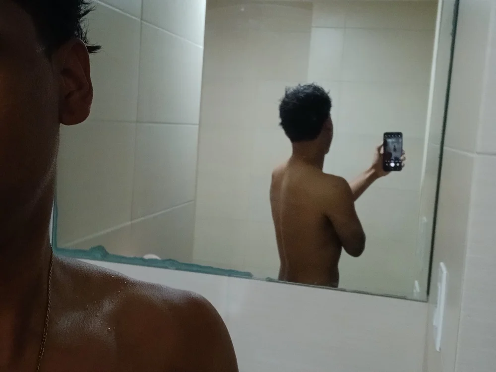 Tayron_24 Offline XXX Chat