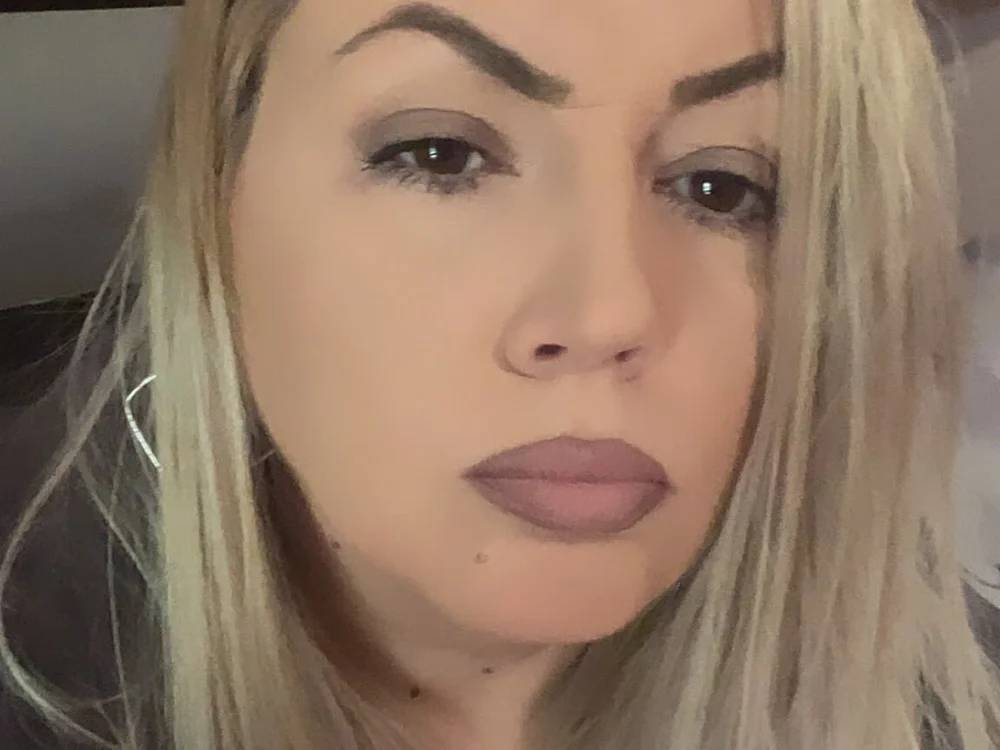 AliRoscata's Offline Chat Room