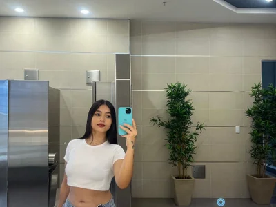 Aliyah_sweet Female Shaven Adult Live Webcam