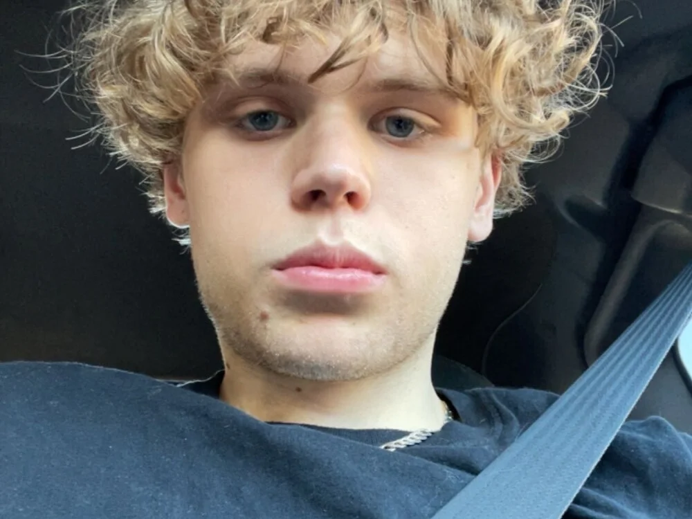 maddox116n Offline XXX chat