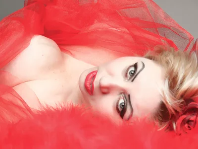 LadyPosh webcam livesex profile in curvy cams