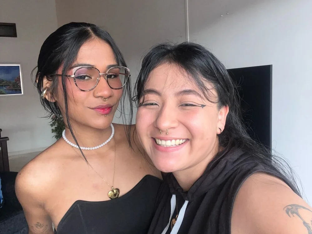 Lesbi_Cute's Offline XXX Chat