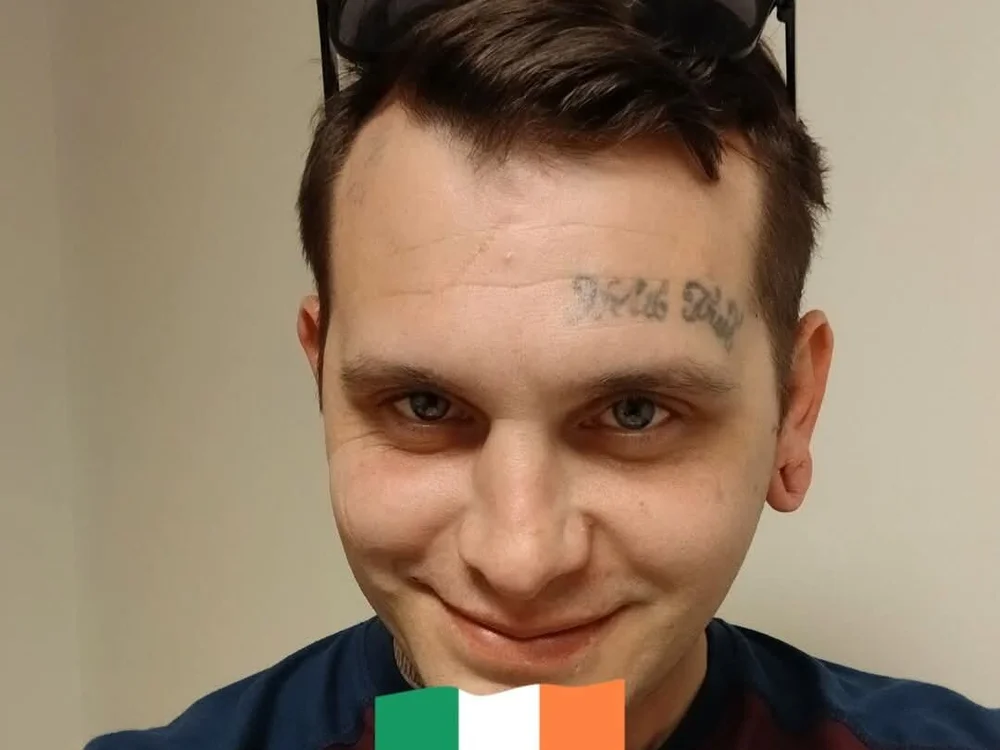 JohnnyBottom6969's Offline Chat Room