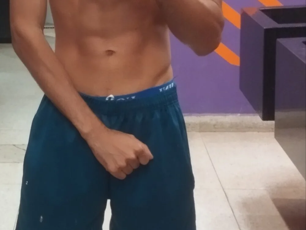 Higor_punheteiro Offline XXX-chat