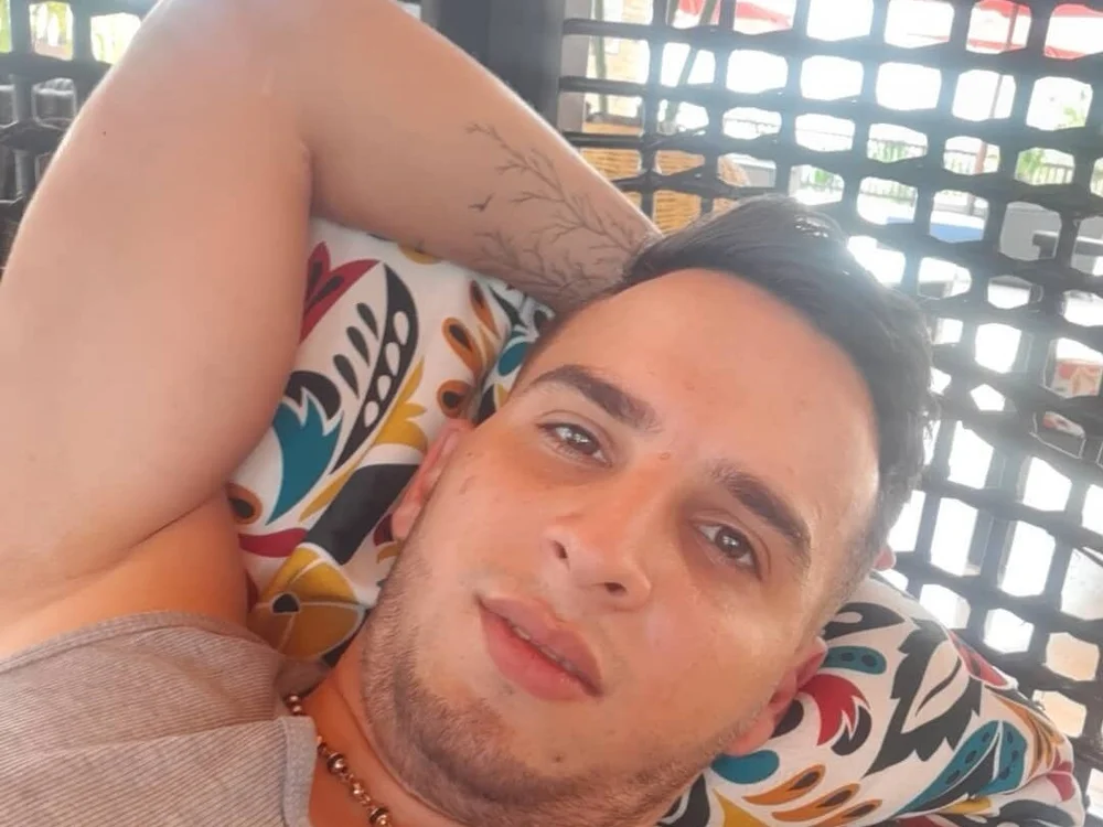 alexverg01 offline chatrum